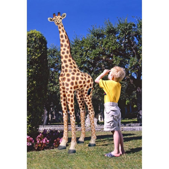 Design Toscano Mombasa the Garden Giraffe Statue