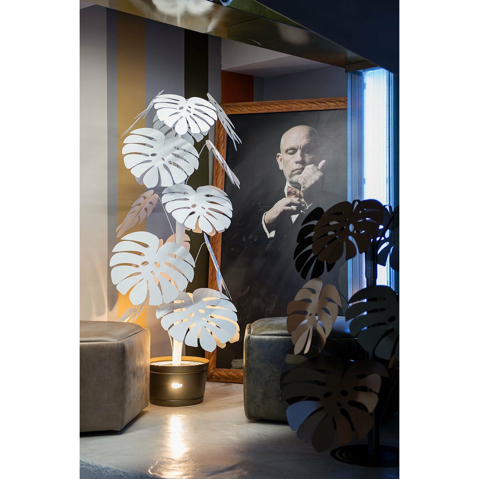 lampe monstera Arti e Mestieri Small Monstera Plant Floor Lamp