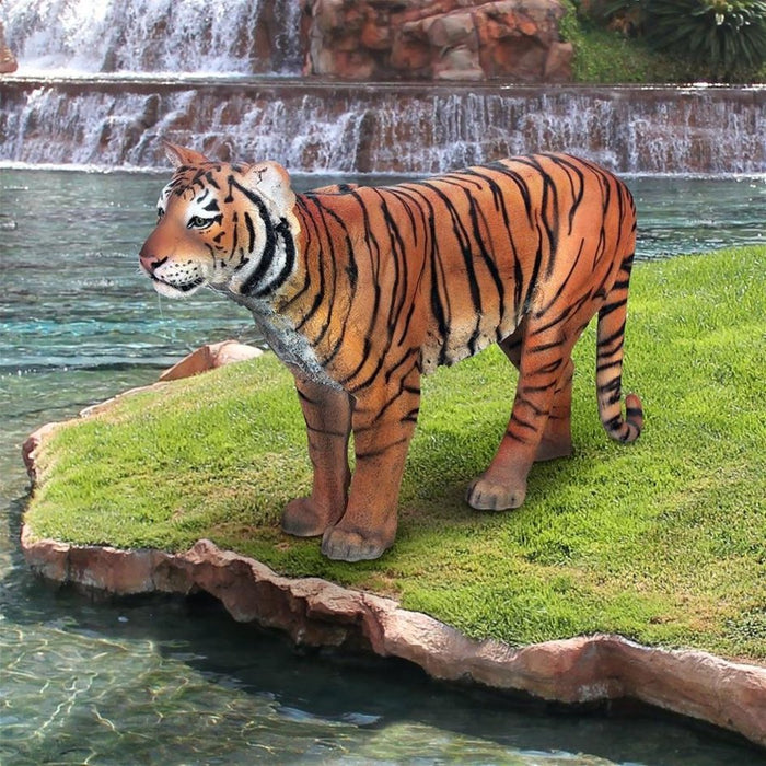 Design Toscano Powerful Pounce: Sumatran Tiger Statue