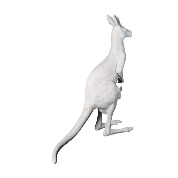 Design Toscano Australian Outback Kangaroo Garden Sculpture